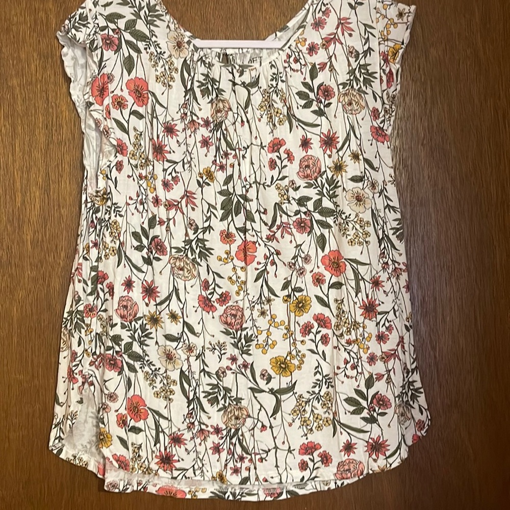 **20% off Sale** Loft outlet floral top sz L
